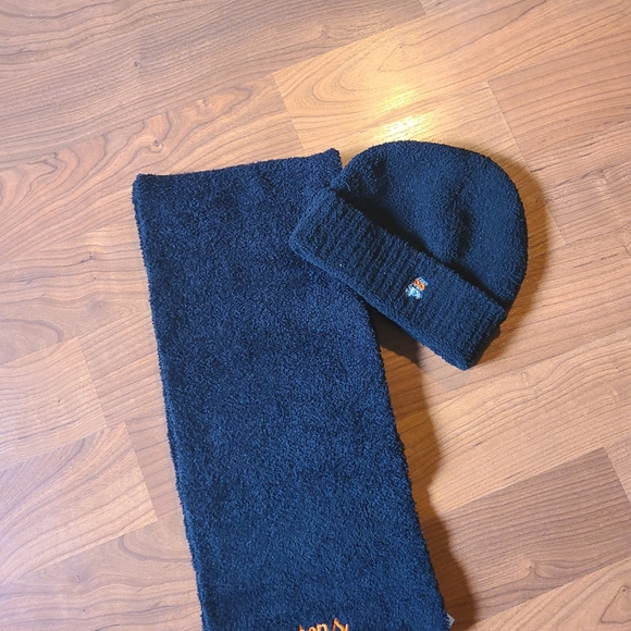 Hooters black unisex scarf and beanie set - Picture 9 of 14